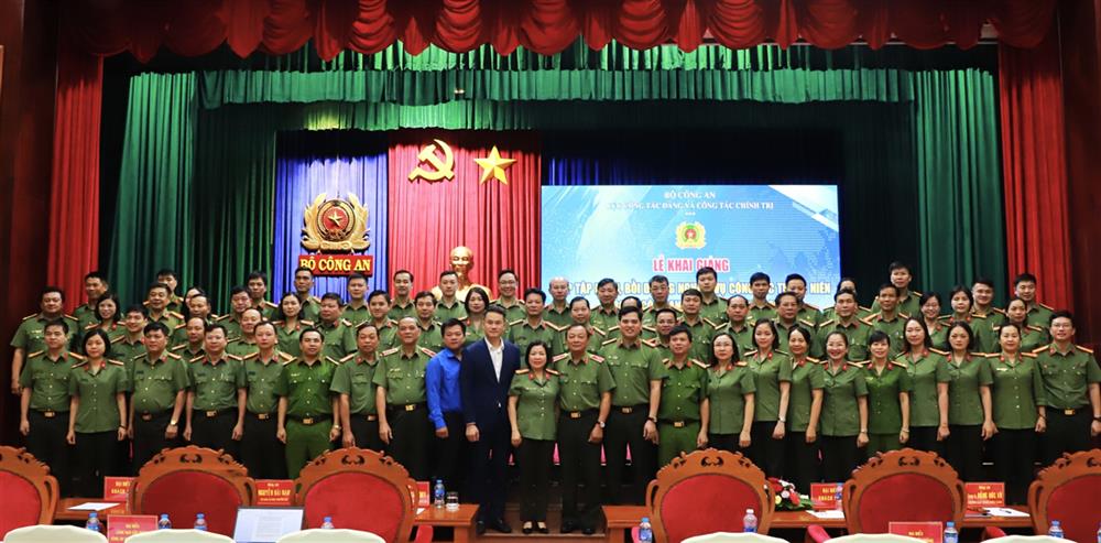 Khai giảng Lớp tập huấn, bồi dưỡng nghiệp vụ công tác thanh niên